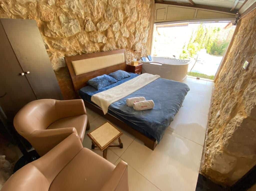 Chalets with Private Pools – Deir el Zahrane, South