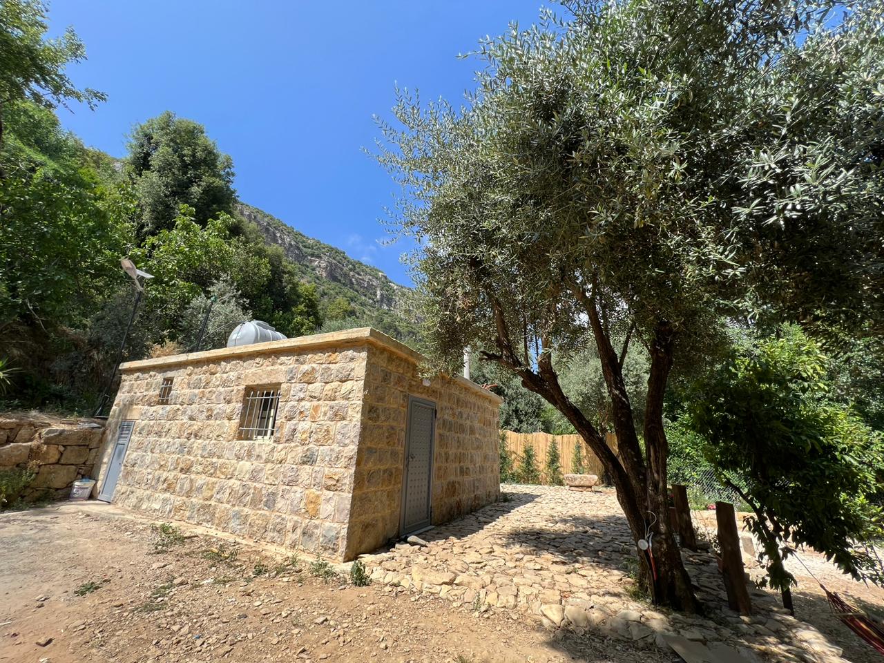 Stone Guesthouse with River Access – Jdeideh, El Chouf