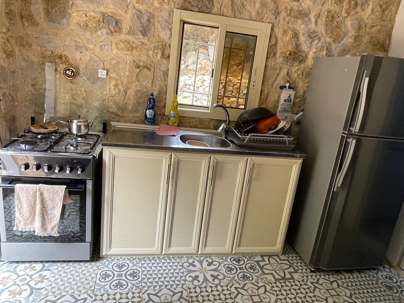 Stone Guesthouse with River Access – Jdeideh, El Chouf