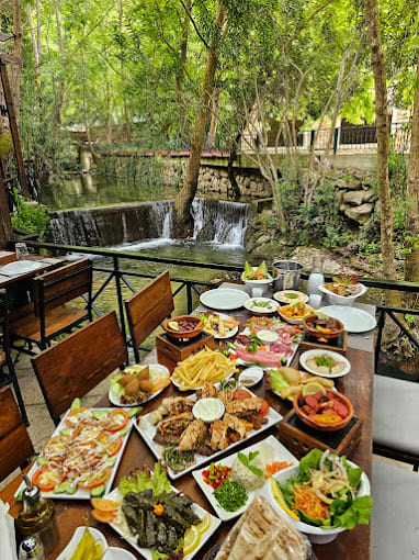 Al Tahouneh Restaurant