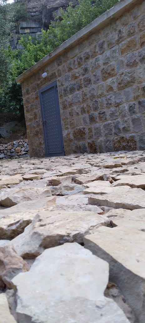 Stone Guesthouse with River Access – Jdeideh, El Chouf