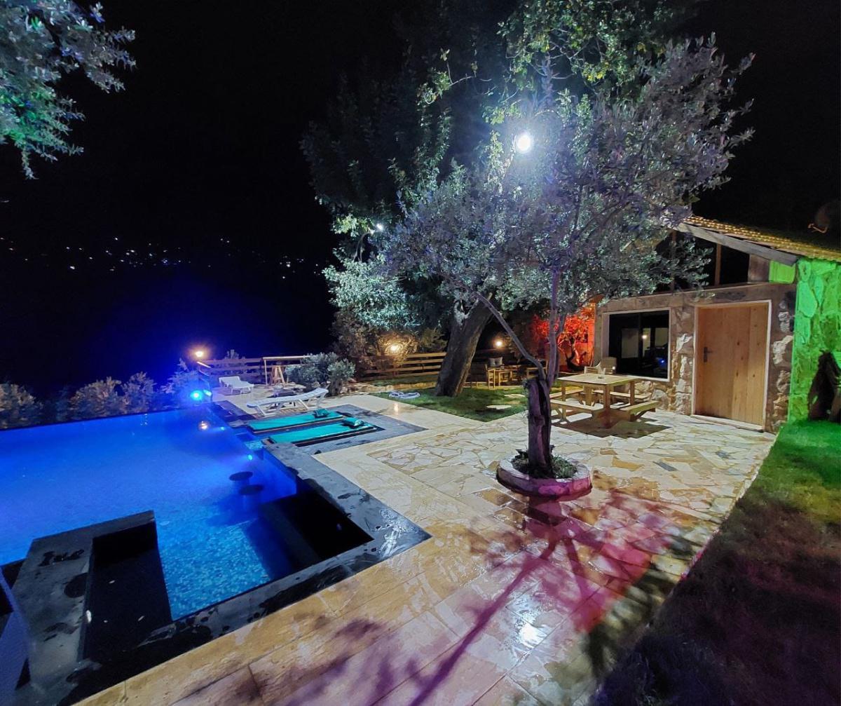 Guesthouse with Private Pool – Kfarmatta, Chouf