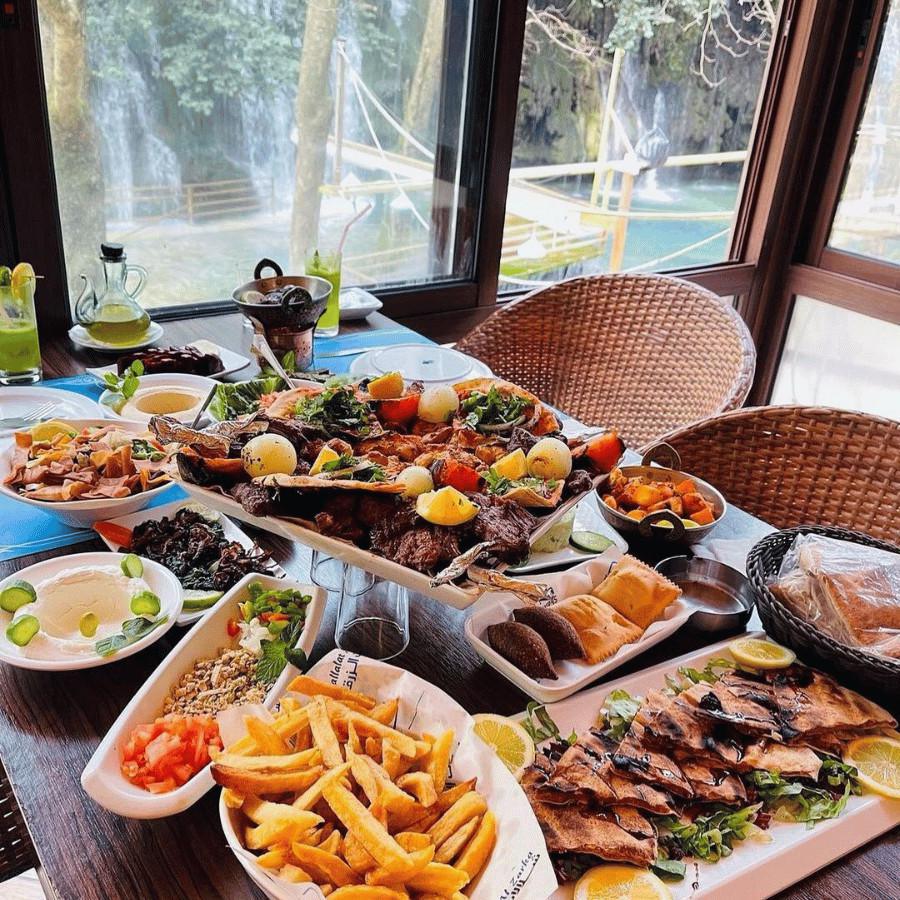 Shallalat Al Zarka Restaurant