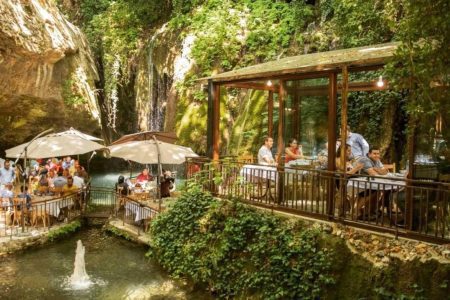 Stone Guesthouse with River Access – Jdeideh, El Chouf