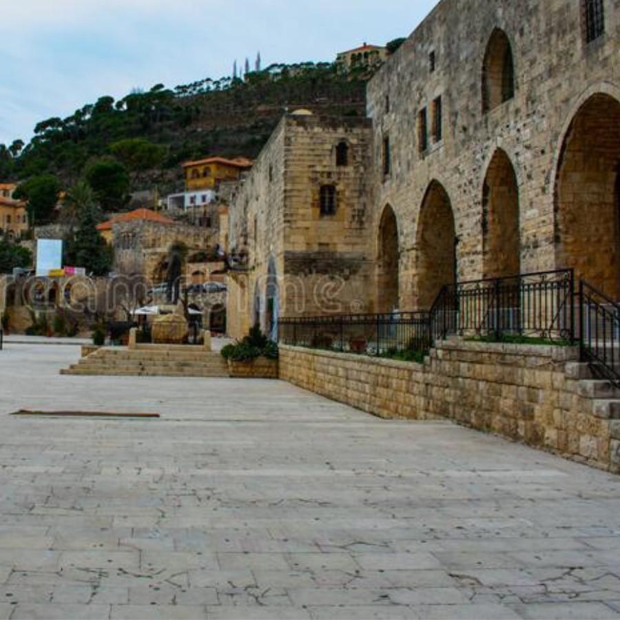 Center of Deir Al Qamar