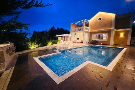 Chalets with Private Pools – Ain Qana, Nabatieh