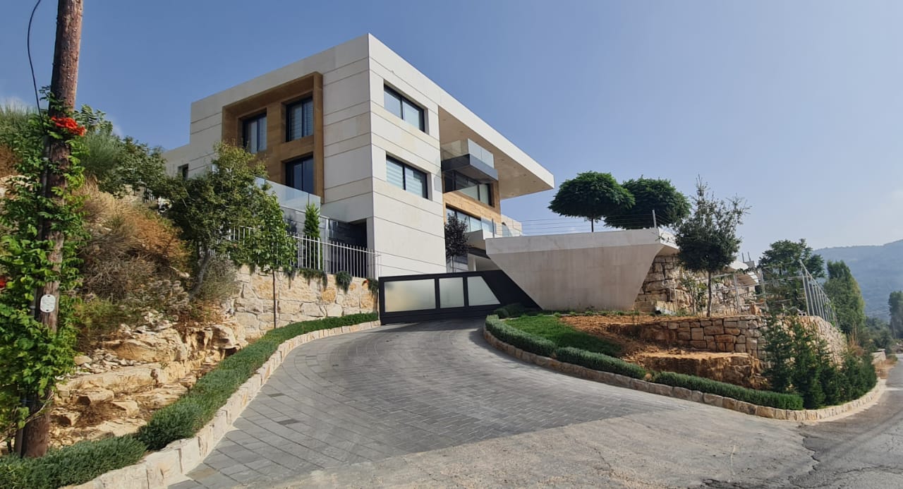 Luxurious Modern Villa – Bcheale