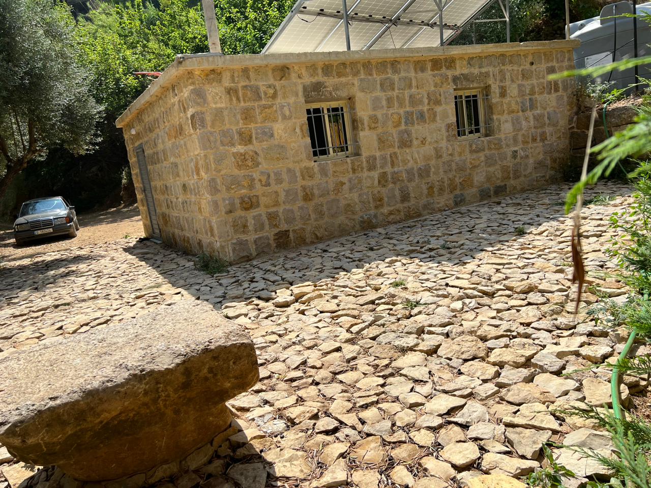 Stone Guesthouse with River Access – Jdeideh, El Chouf