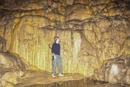 Caving in Aaqoura