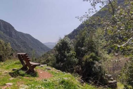 Wadi Al Saleeb Hike