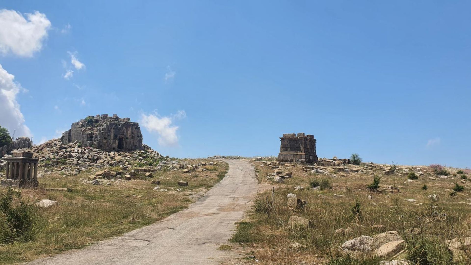 Kfardebian Roman Ruins trail