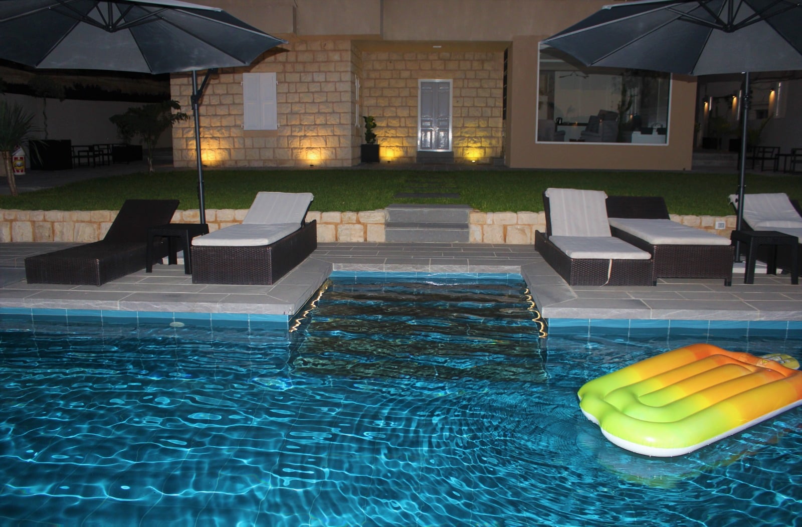 Chalets with Private Pool – Fidar, Jbeil