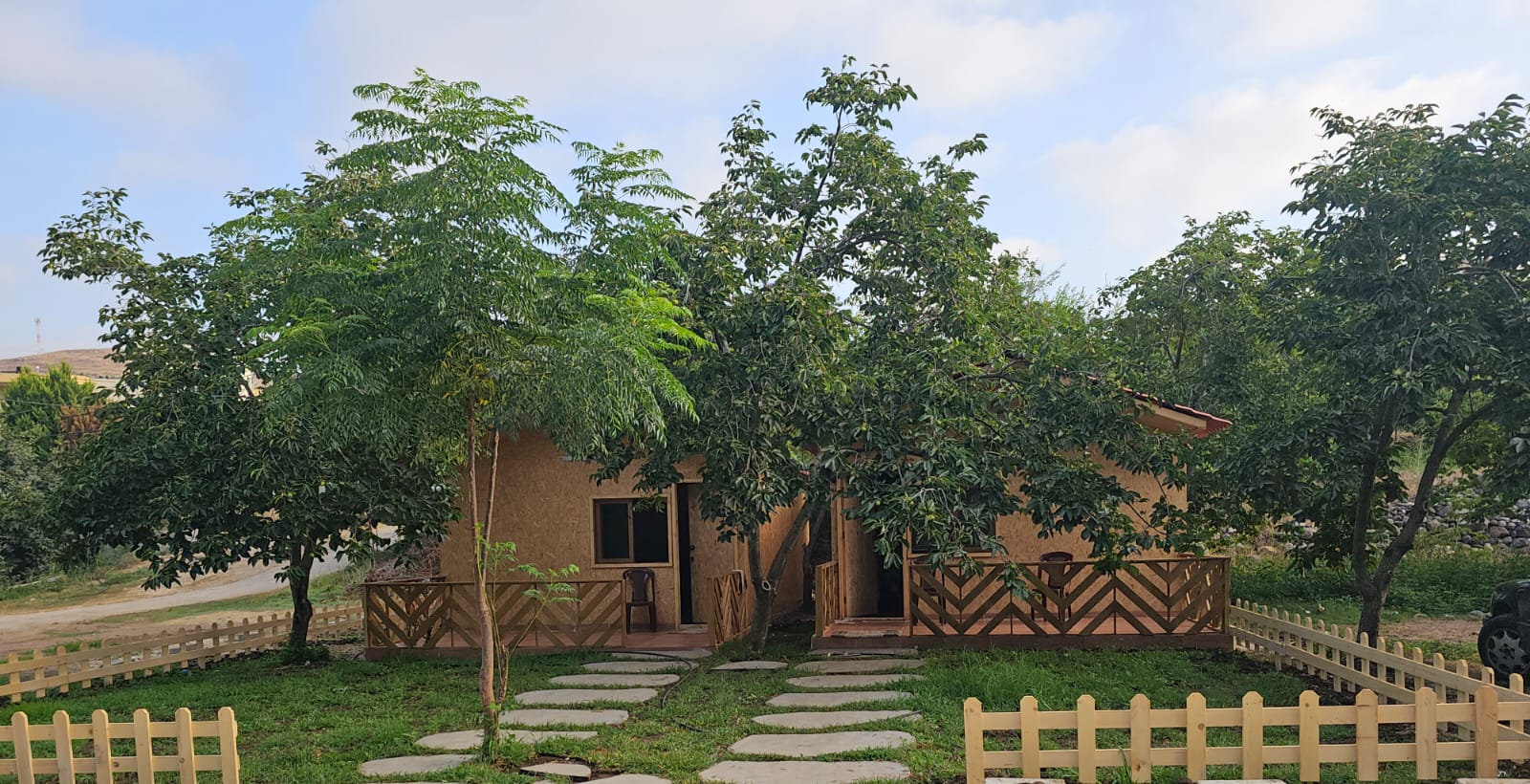 Bungalows by the River – Akkar