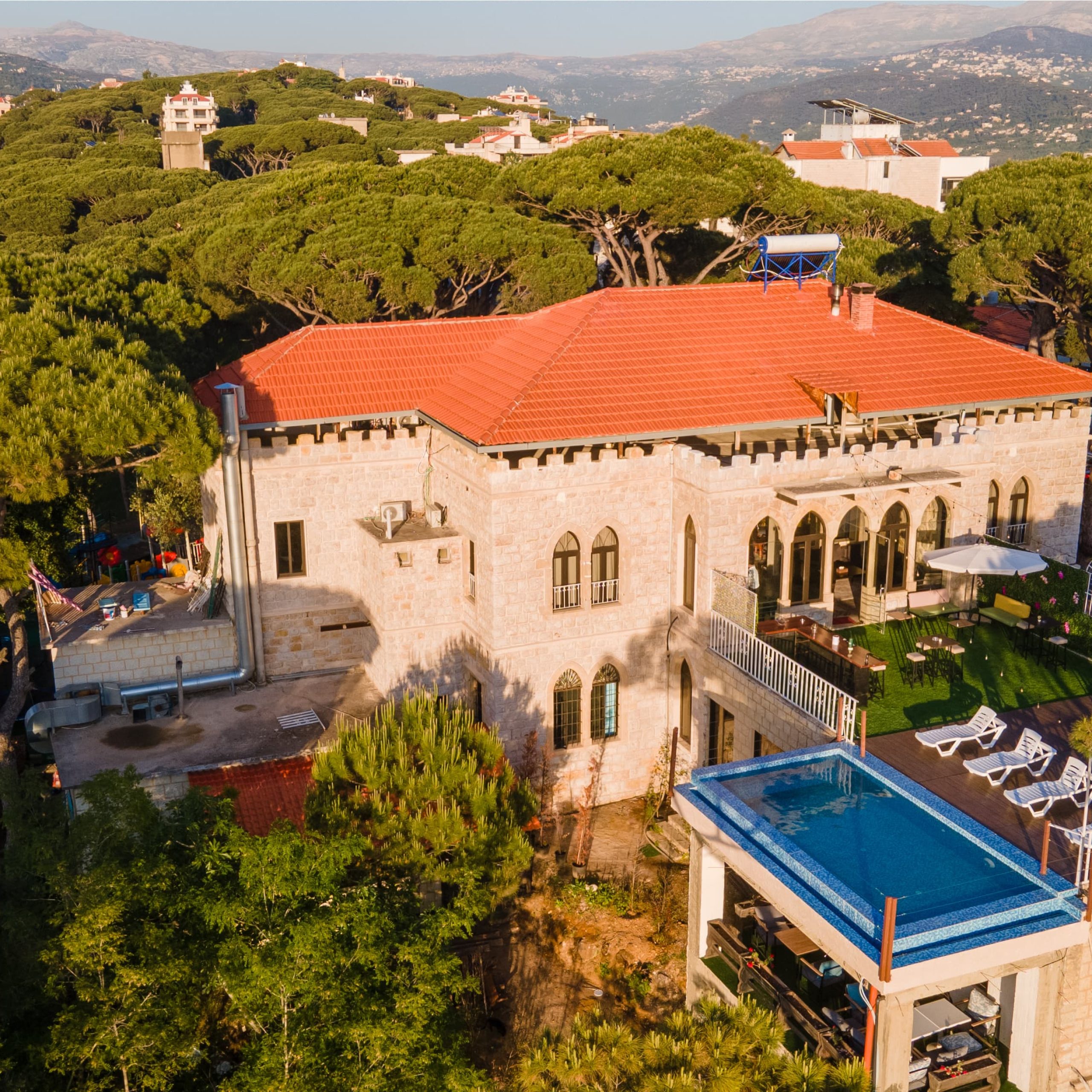 Stone House with Pool – Broummana